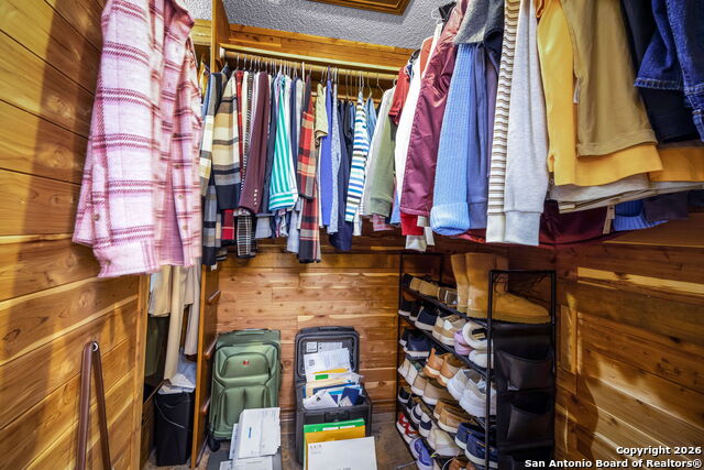 Image 37 of 77 For 115 Sprecken Isle