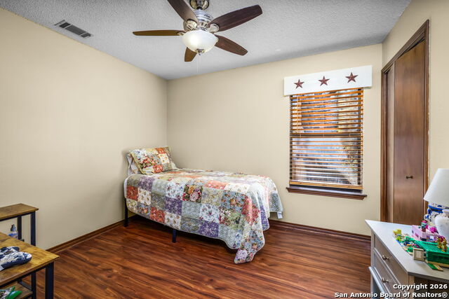 Image 38 of 77 For 115 Sprecken Isle