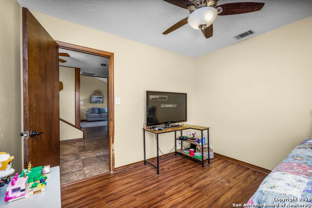 Image 39 of 77 For 115 Sprecken Isle