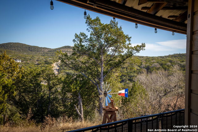 Image 51 of 77 For 115 Sprecken Isle