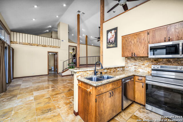 Image 70 of 77 For 115 Sprecken Isle