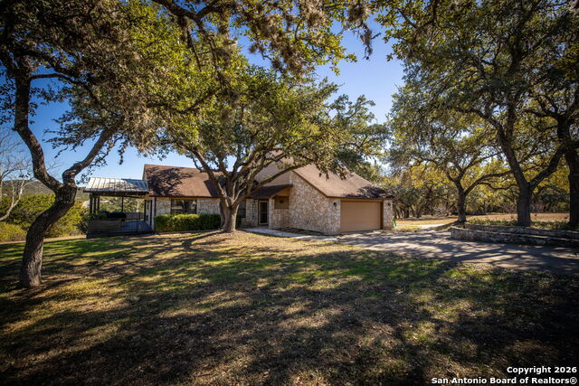 Image 9 of 77 For 115 Sprecken Isle