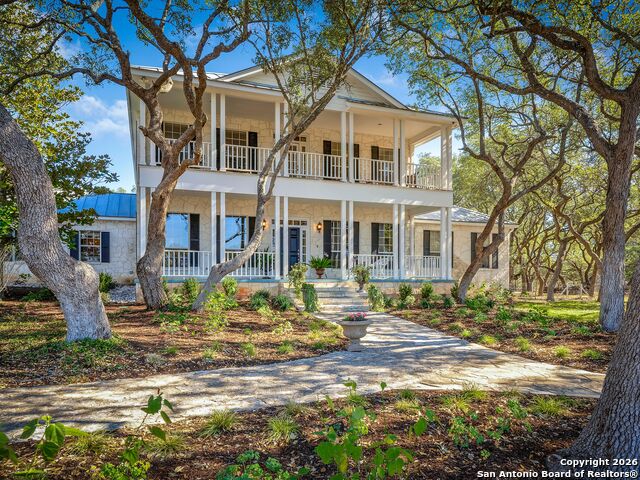 Listing photo id 1 for 155 Cibolo Ridge Trail