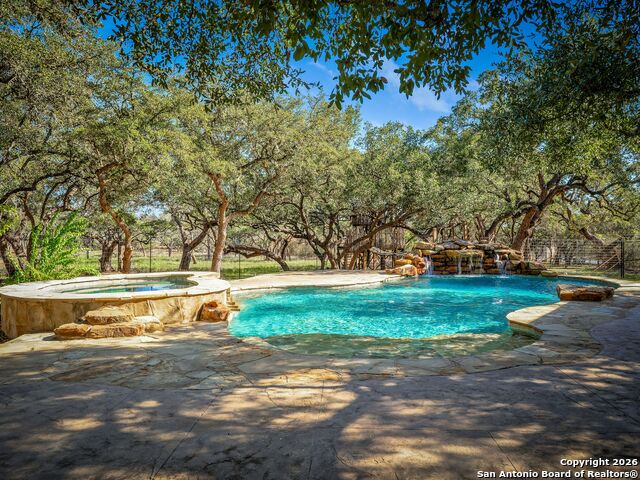 Listing photo id 71 for 155 Cibolo Ridge Trail