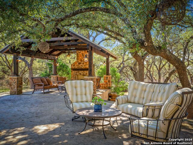 Listing photo id 74 for 155 Cibolo Ridge Trail