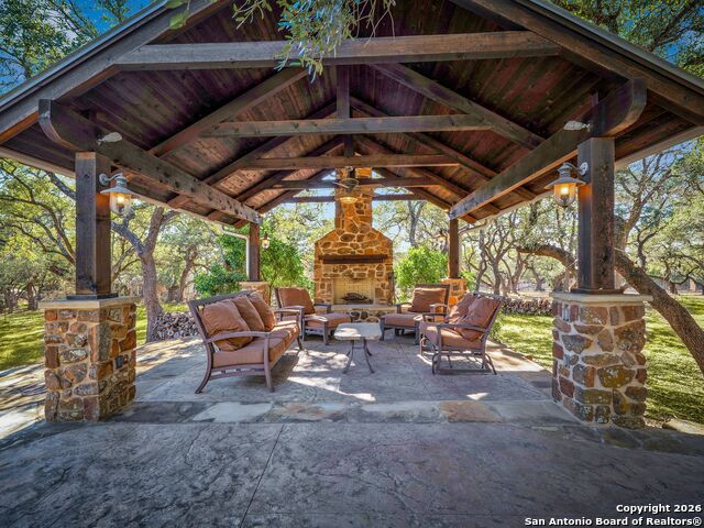 Listing photo id 76 for 155 Cibolo Ridge Trail