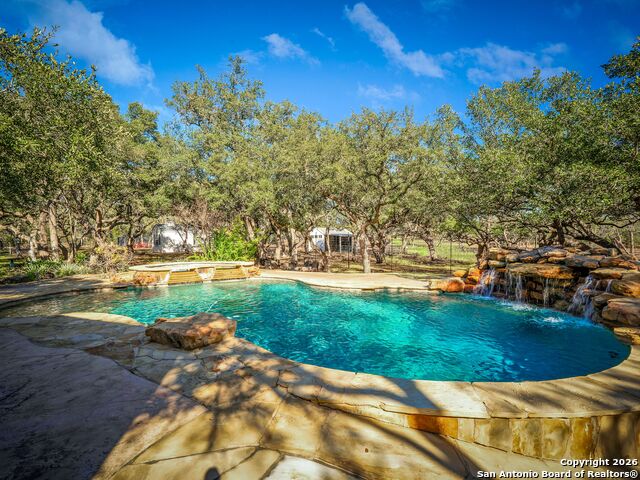 Listing photo id 79 for 155 Cibolo Ridge Trail