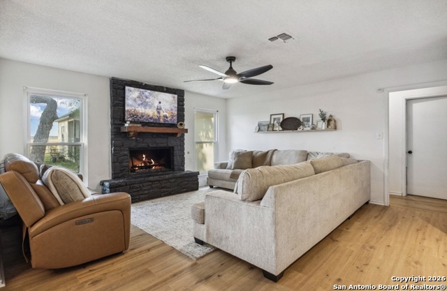 Image 4 of 14 For 101 Country Ln