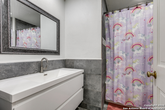 Image 20 of 25 For 825 Garraty  