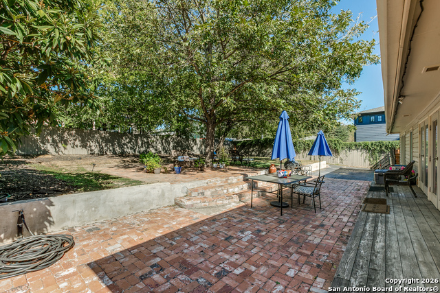 Image 22 of 25 For 825 Garraty  