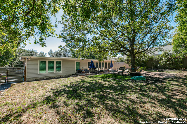 Image 23 of 25 For 825 Garraty  