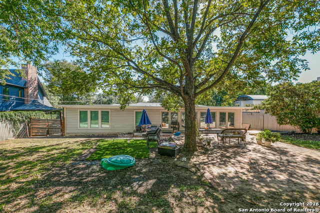 Image 24 of 25 For 825 Garraty  