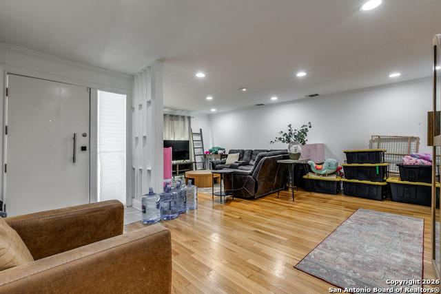 Image 6 of 25 For 825 Garraty  