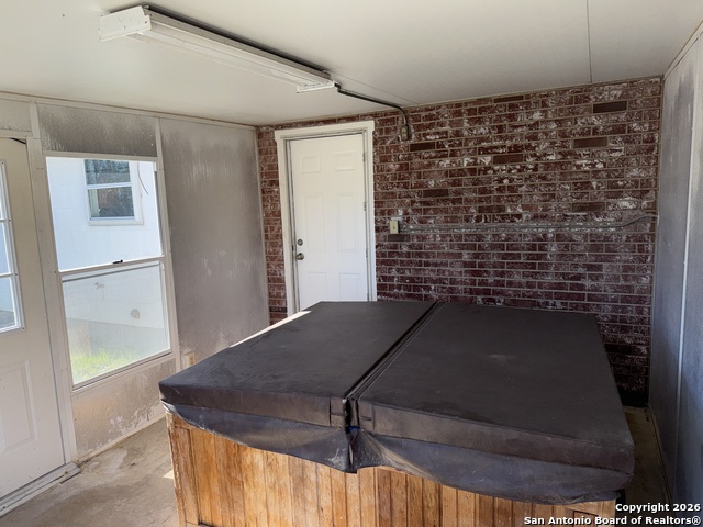 Image 15 of 20 For 8816 Oakbrook