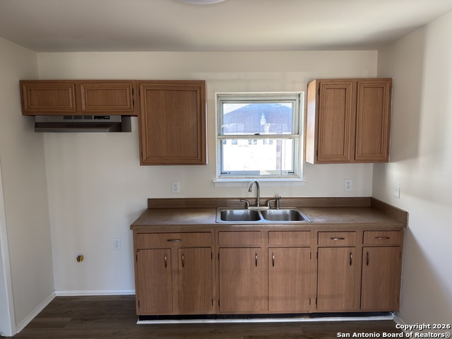 Image 5 of 20 For 8816 Oakbrook