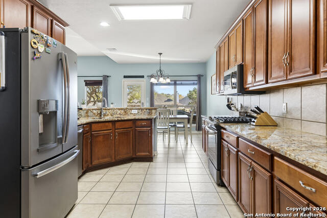 Image 12 of 45 For 3206 Roan Vly