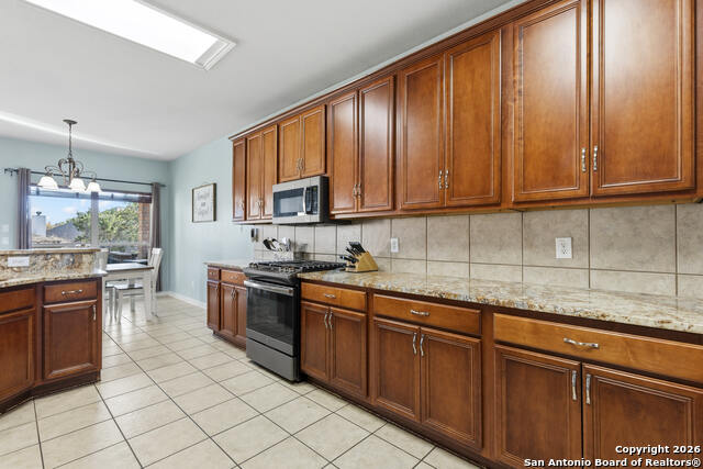 Image 13 of 45 For 3206 Roan Vly