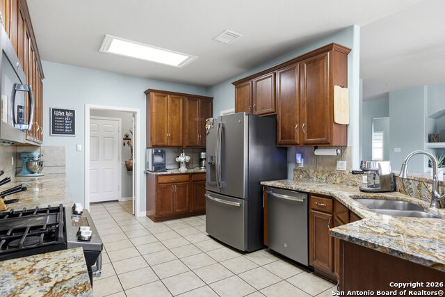 Image 14 of 45 For 3206 Roan Vly