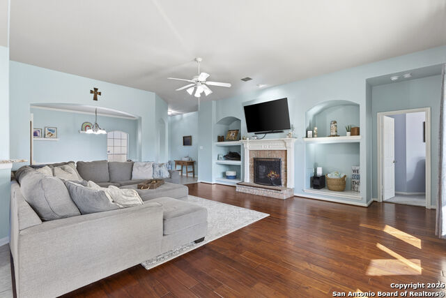 Image 8 of 45 For 3206 Roan Vly