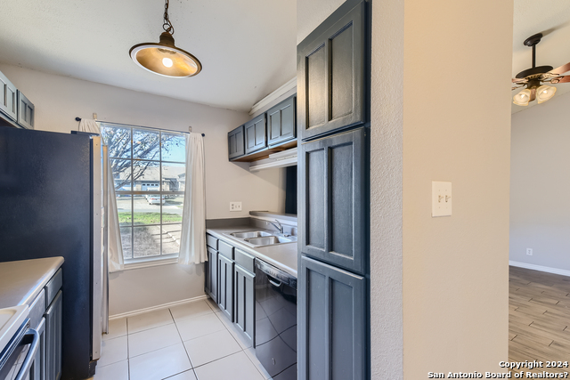 Image 4 of 11 For 5050 Ayrshire Dr