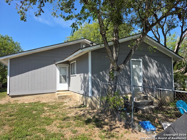 Image 3 of 17 For 918 Hampton  1