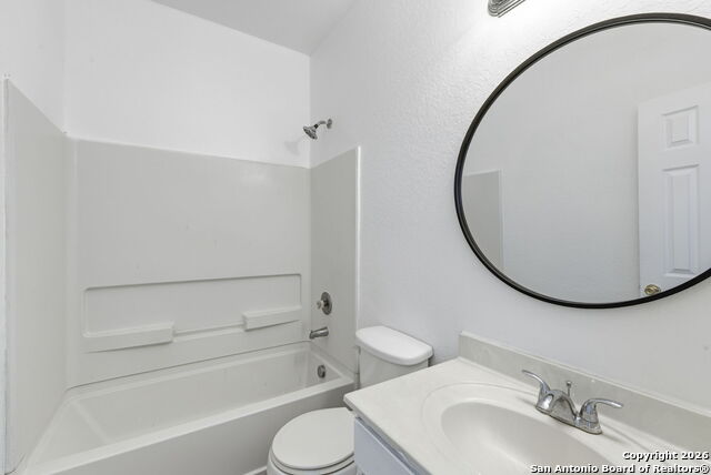 Image 16 of 40 For 12147 Amber Vis