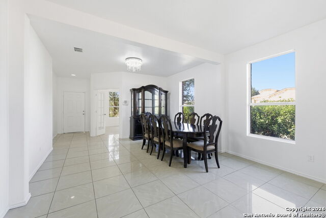 Image 18 of 40 For 12147 Amber Vis