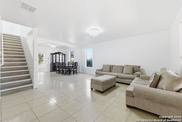 Image 20 of 40 For 12147 Amber Vis