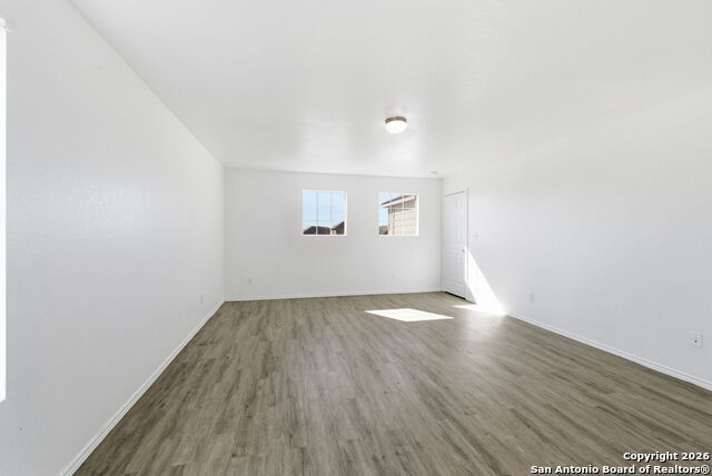 Image 28 of 40 For 12147 Amber Vis