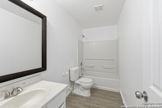 Image 36 of 40 For 12147 Amber Vis