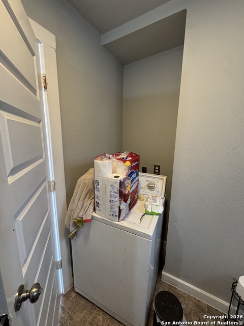 Image 15 of 20 For 413 Matthews