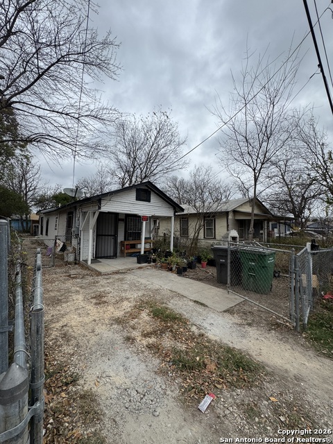 Image 2 of 20 For 413 Matthews