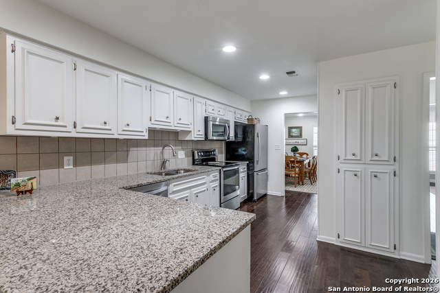 Image 6 of 12 For 2611 Eisenhauer  1008