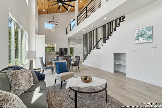 Image 3 of 15 For 2535 Manor Heights