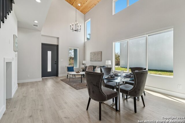 Image 5 of 15 For 2535 Manor Heights