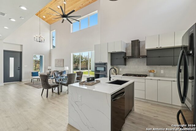 Image 8 of 15 For 2535 Manor Heights