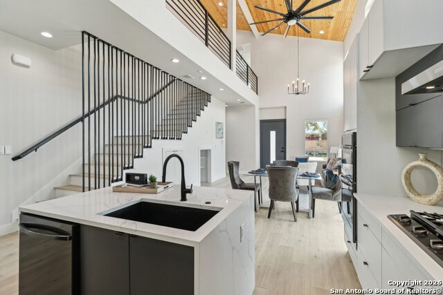 Image 9 of 15 For 2535 Manor Heights