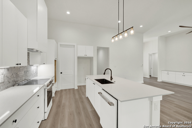 Image 16 of 48 For 328 Compass Rose