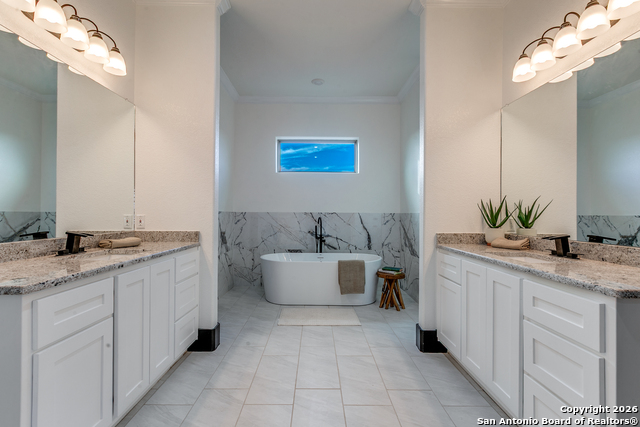 Image 18 of 37 For 202 Venado Oaks