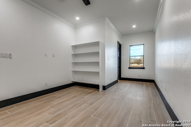 Image 26 of 37 For 202 Venado Oaks