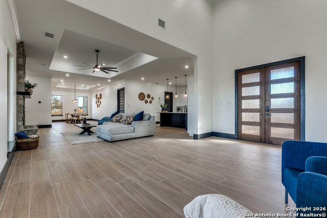 Image 5 of 37 For 202 Venado Oaks