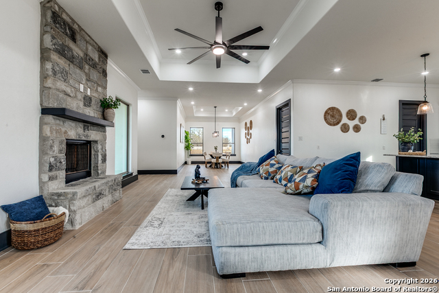 Image 7 of 37 For 202 Venado Oaks