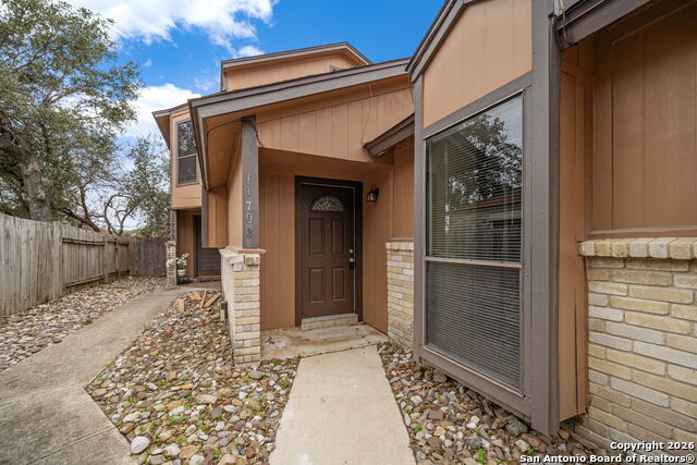 Image 4 of 27 For 11703 Whisper Valley St