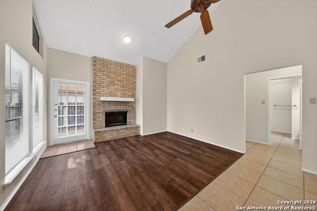 Image 7 of 27 For 11703 Whisper Valley St