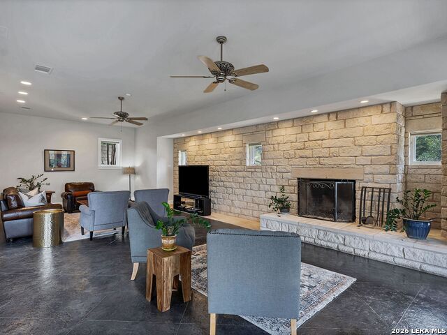 Image 11 of 44 For 30044 Cloud View Drive