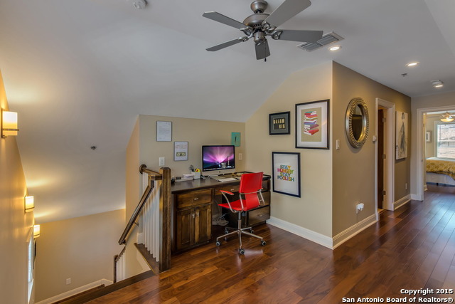 Image 21 of 25 For 158 Katherine Ct  C