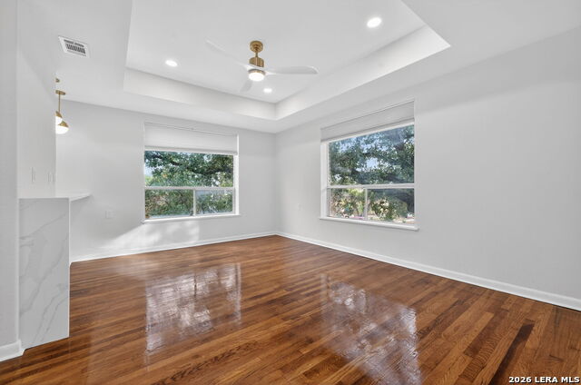 Image 16 of 21 For 1635 W Mulberry Ave  101