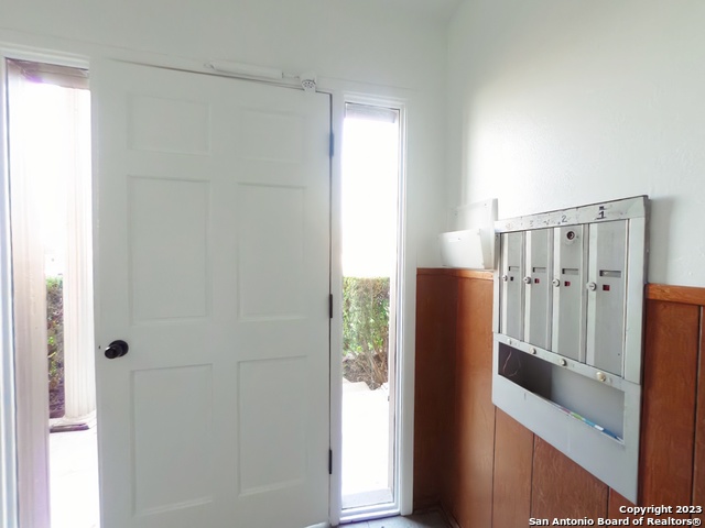 Image 2 of 9 For 622 Chauncey Dr  3