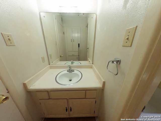 Image 7 of 9 For 622 Chauncey Dr  3