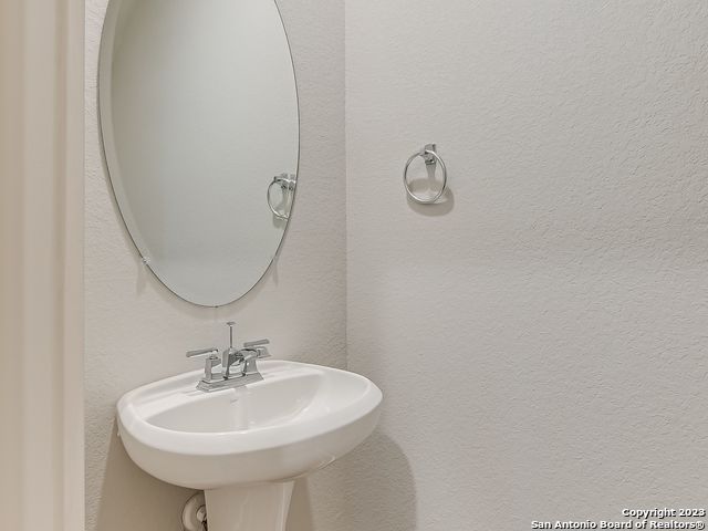 Image 18 of 20 For 16011 Babcock Road